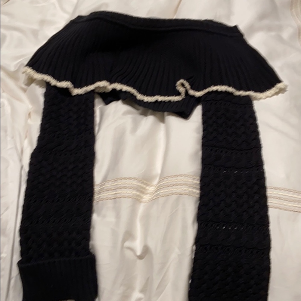 Cropped sweater top
